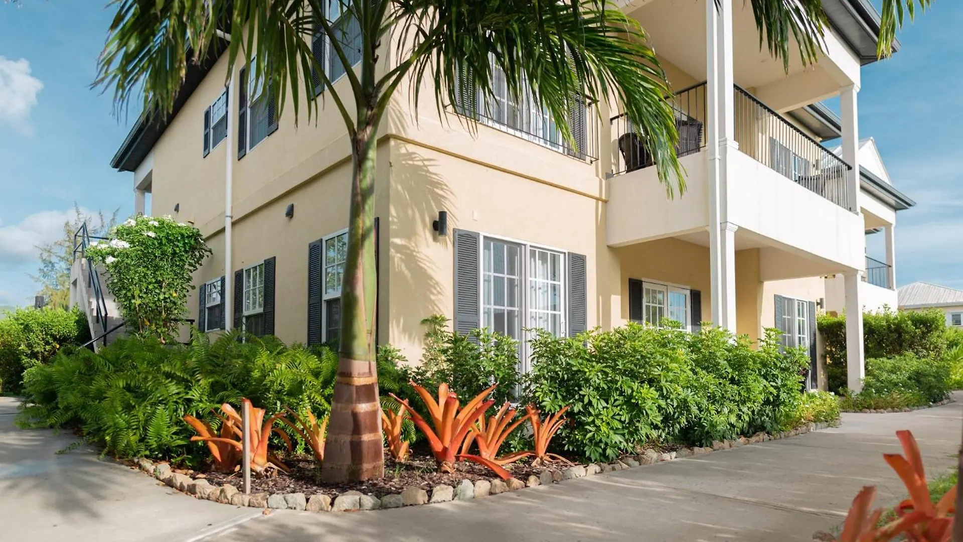 Colibri Court Antigua Aparthotel Jolly Harbour