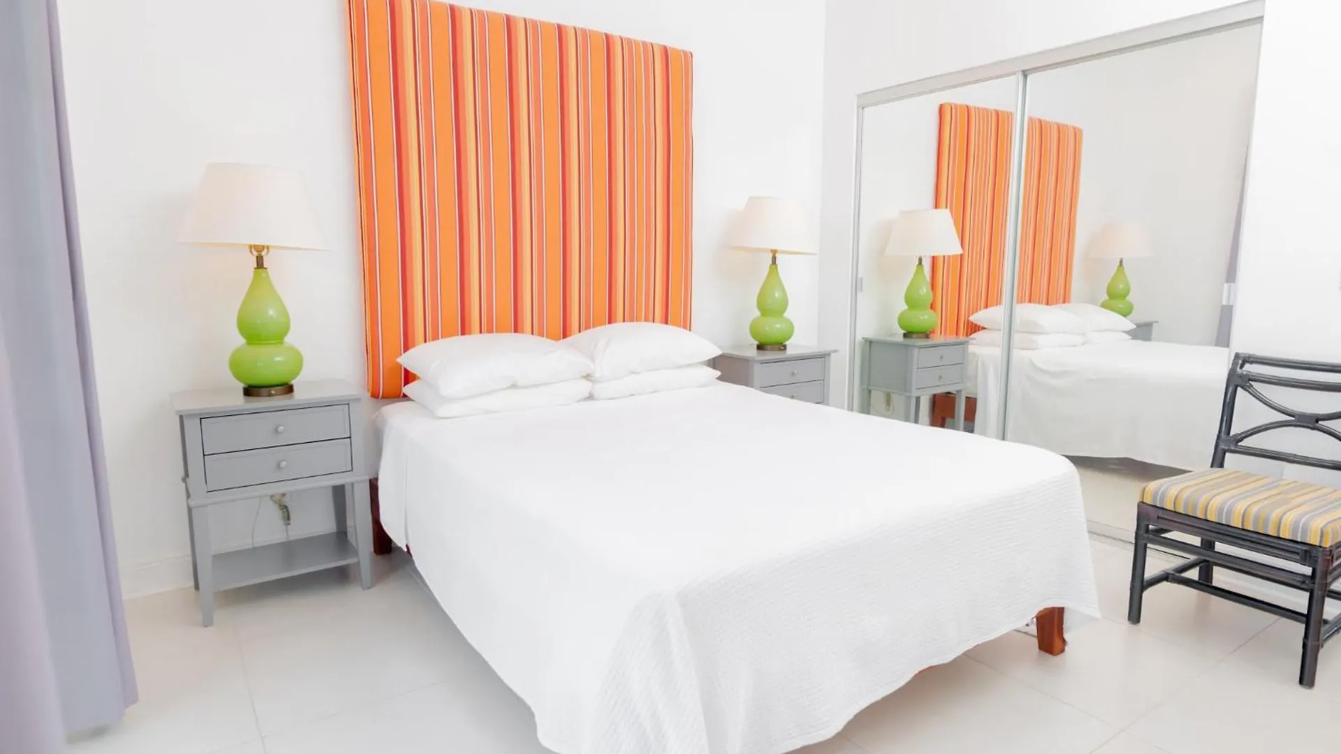 Colibri Court Antigua Aparthotel Jolly Harbour